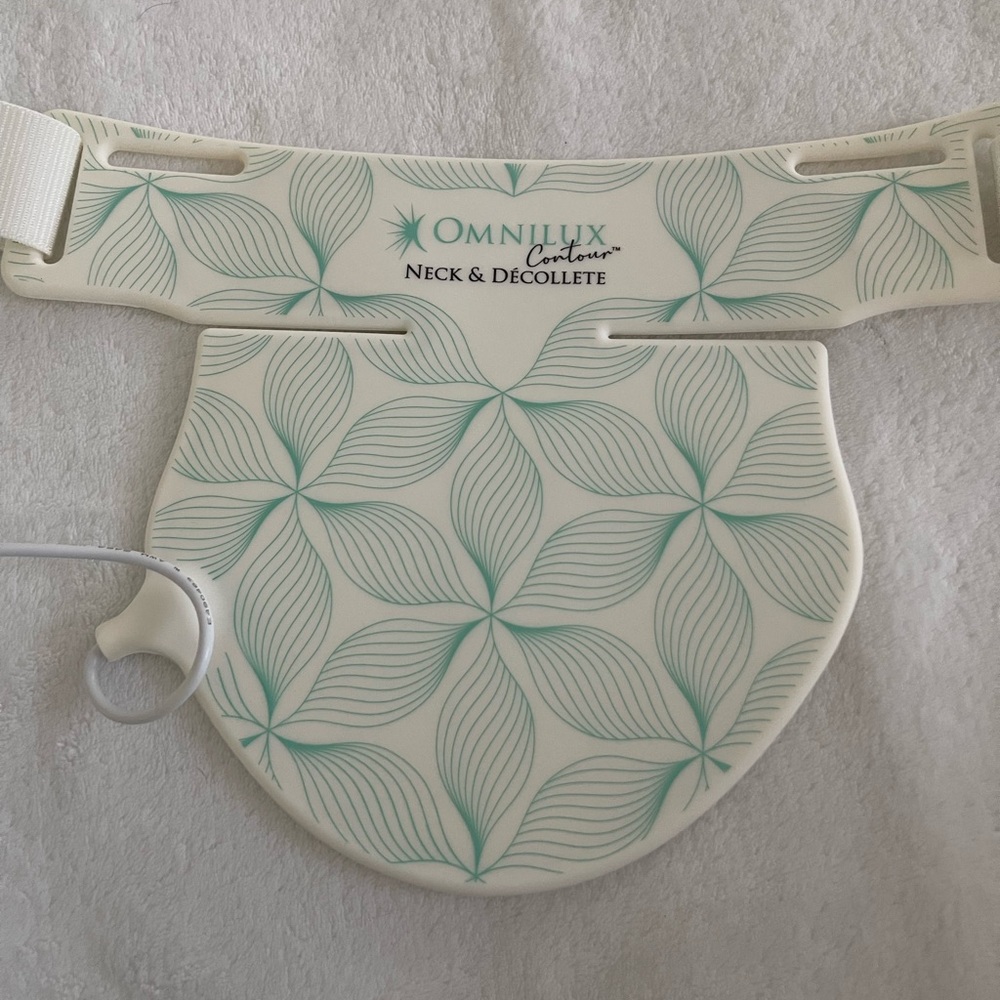 Omnilux Contour Neck & Décolleté Device